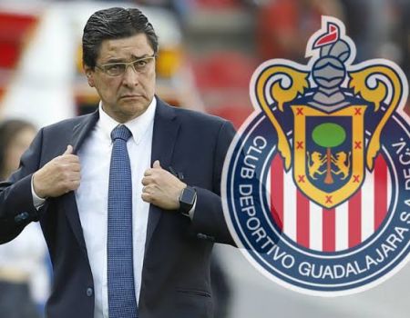 Luis Fernando Tena, nuevo técnico de Chivas en lugar de Boy