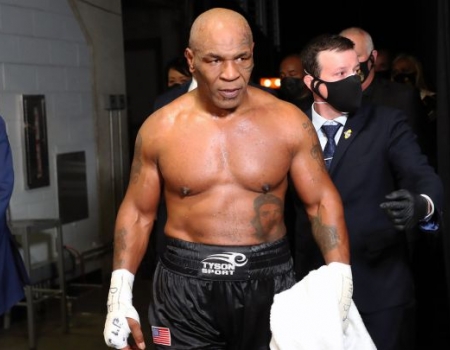 TYSON CONFIESA HABER FUMADO MARIHUANA ANTES DE PELEAR CONTRA ROY JONES JR.