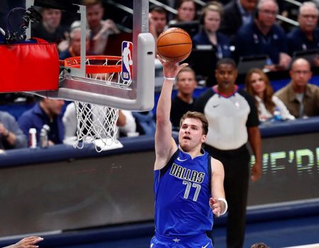 Luka Doncic revienta la NBA con sólo 20 años: ¡triple-doble con 42 puntos!